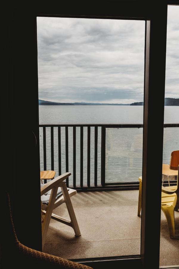 The Oceanfront Hotel Sointula Экстерьер фото