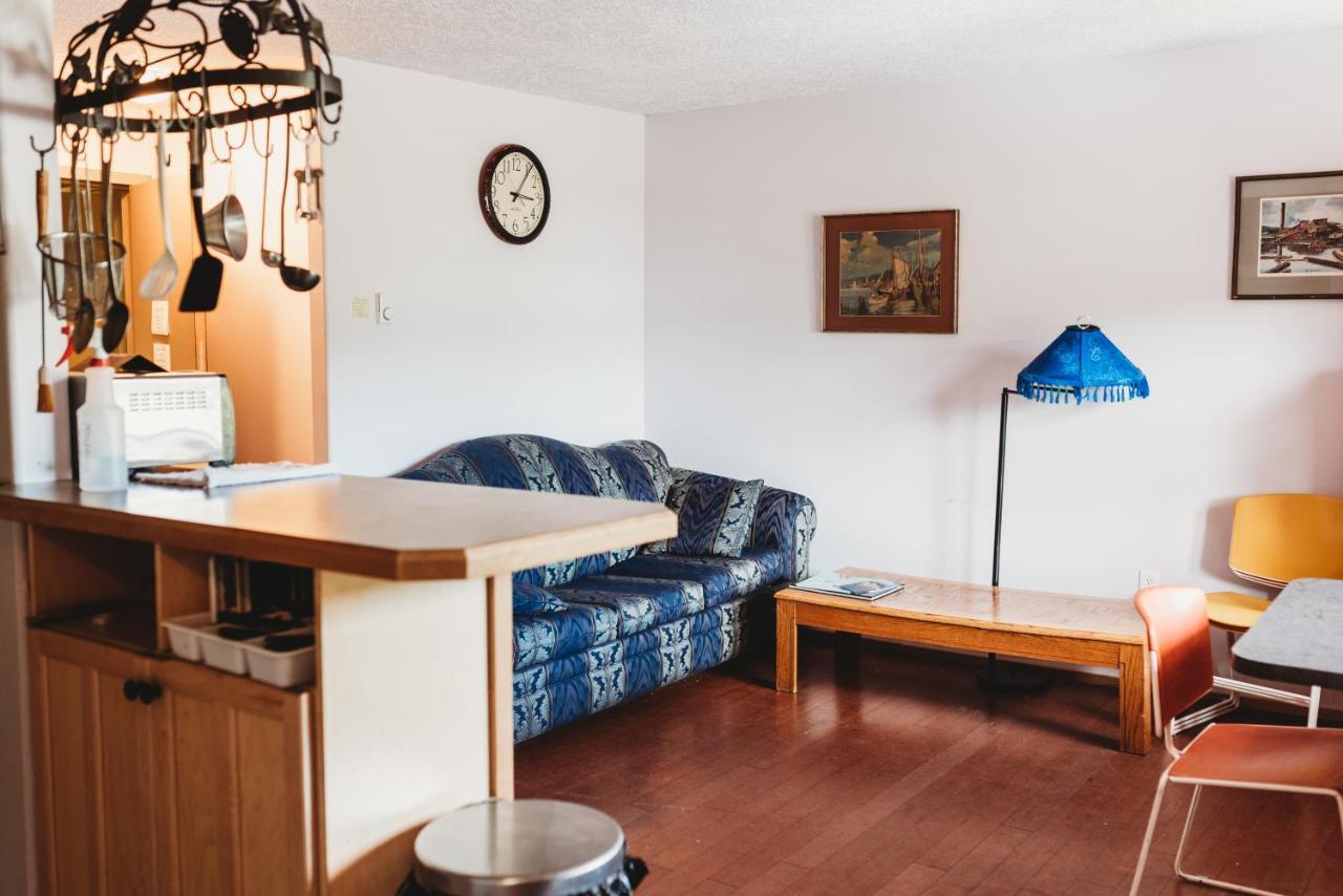 The Oceanfront Hotel Sointula Экстерьер фото