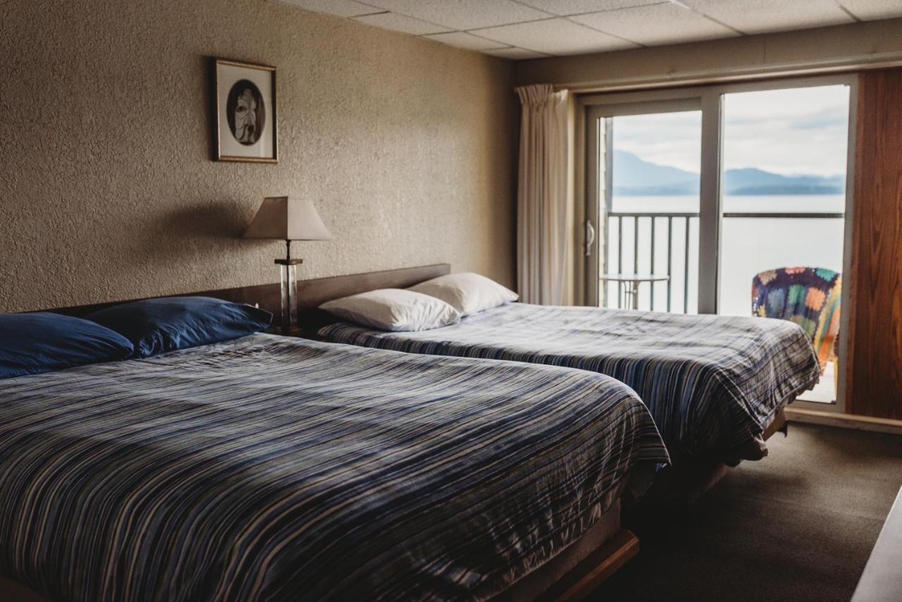The Oceanfront Hotel Sointula Экстерьер фото