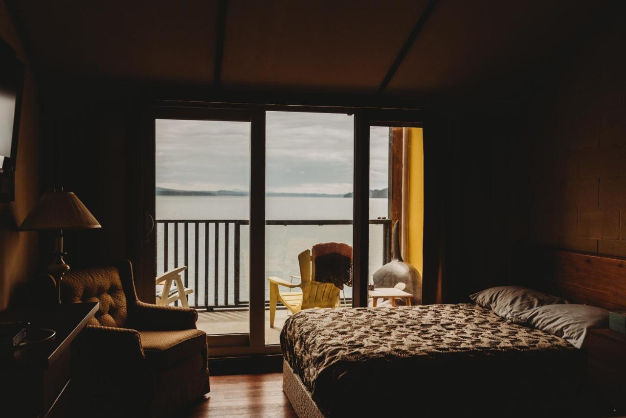The Oceanfront Hotel Sointula Экстерьер фото